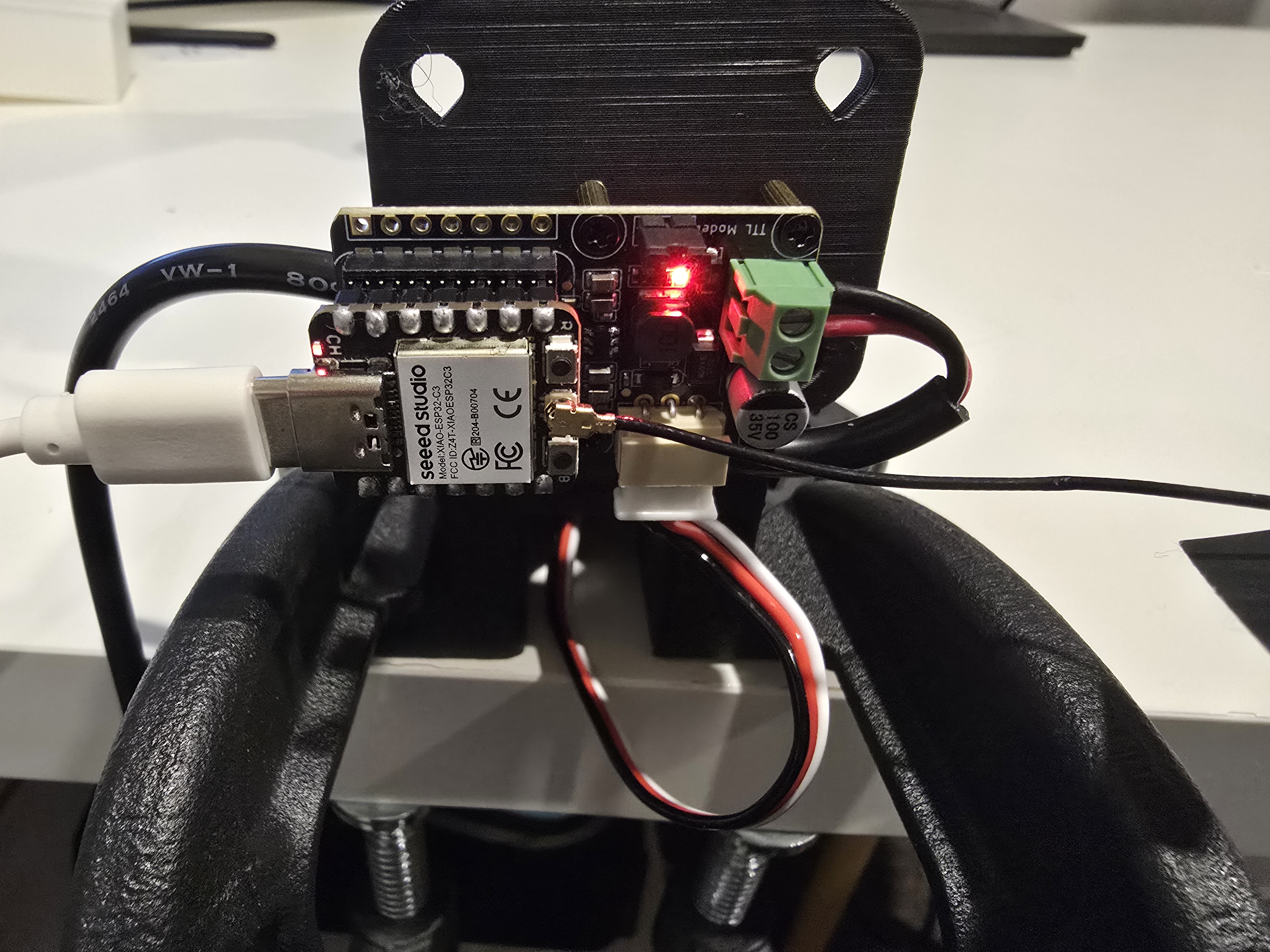 Seeed Studio XIAO ESP32C3 and Bus Servo Driver Board